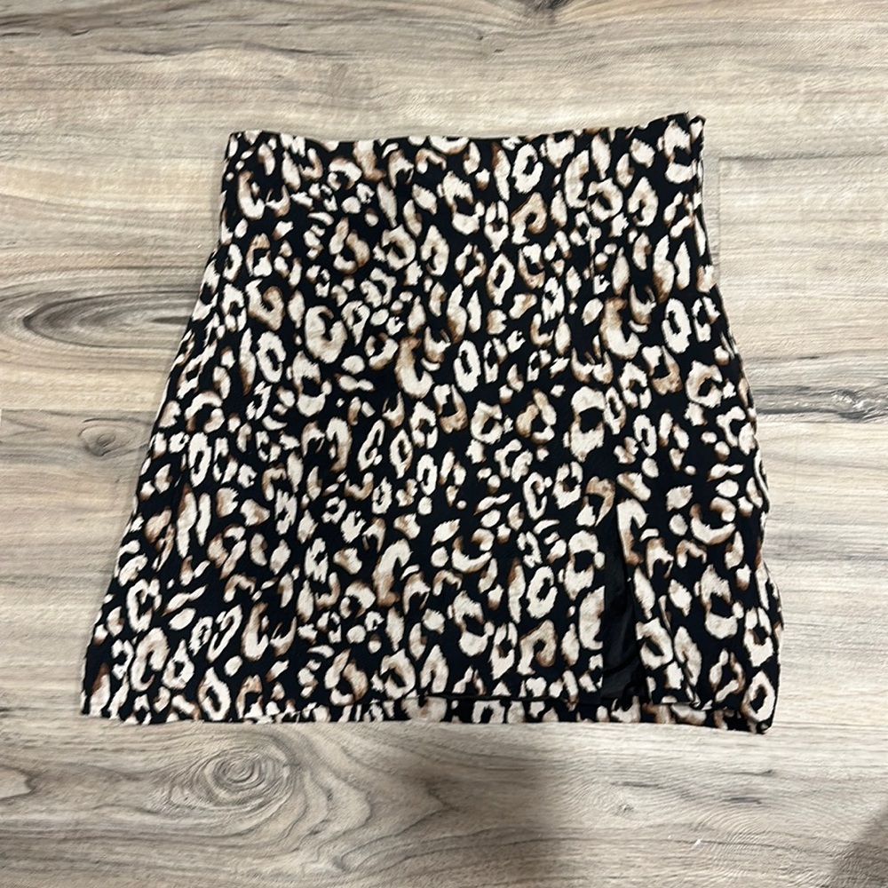 Leopard print mini skirt